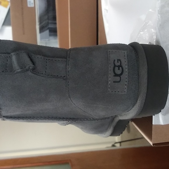 Ugg W Classic Mini UGG Rubber Logo - Picture 7 of 9